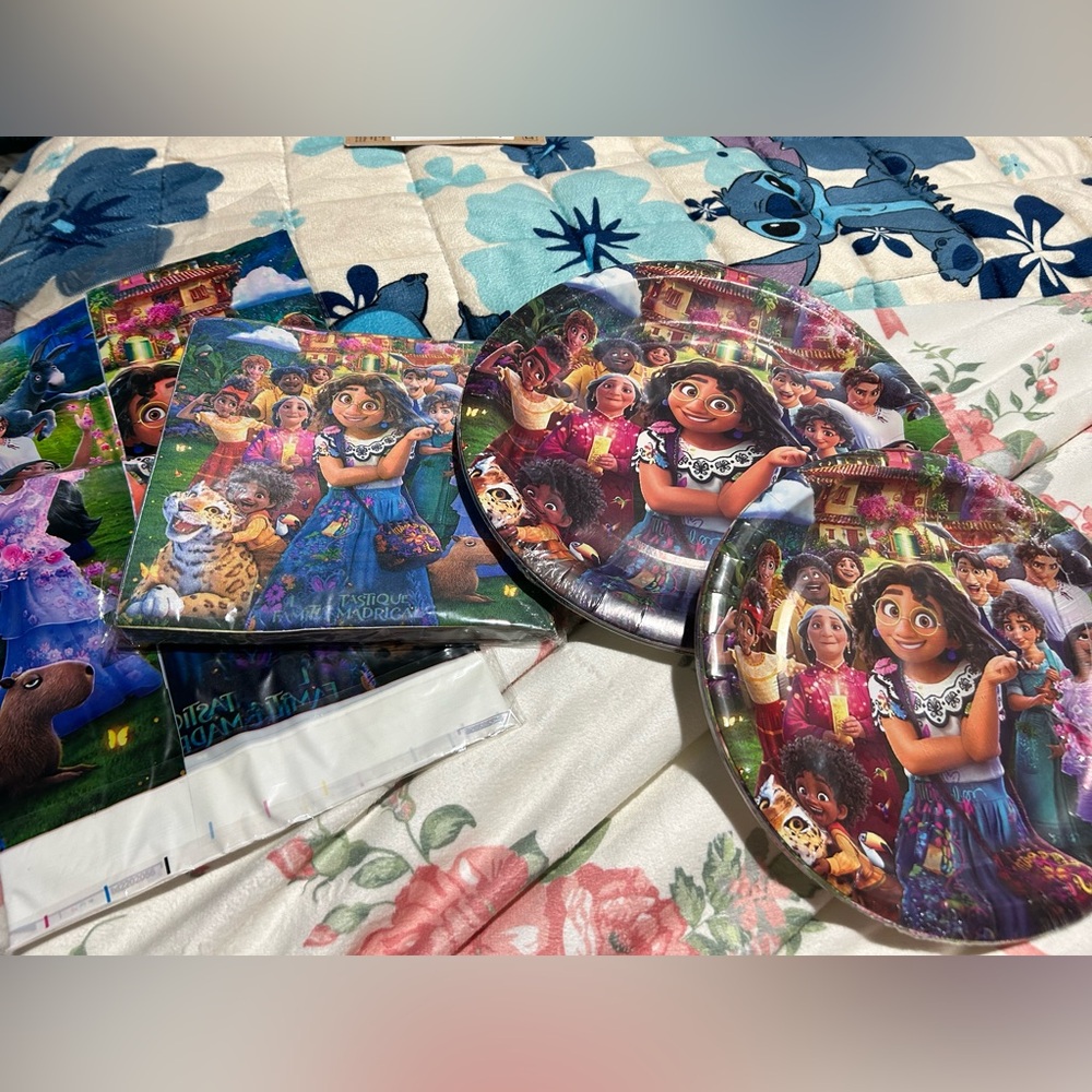 Disney Encanto Colorful Party Tableware Set (10pack)